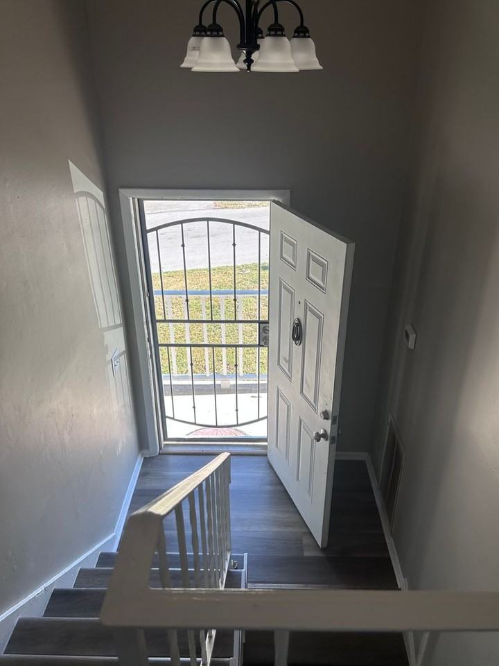 935 East Ave - Photo 5 of 9