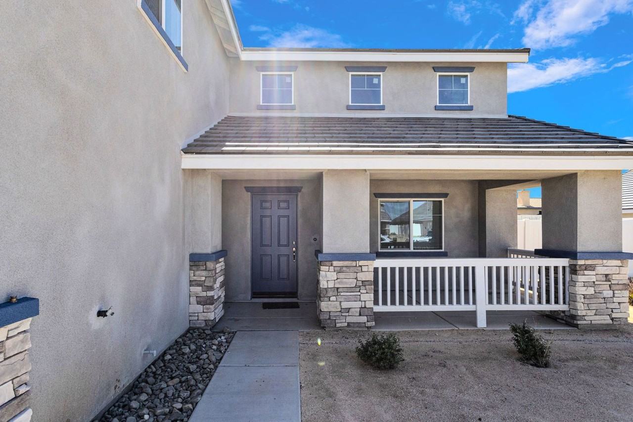 11715 Sebastian St - Photo 3 of 41