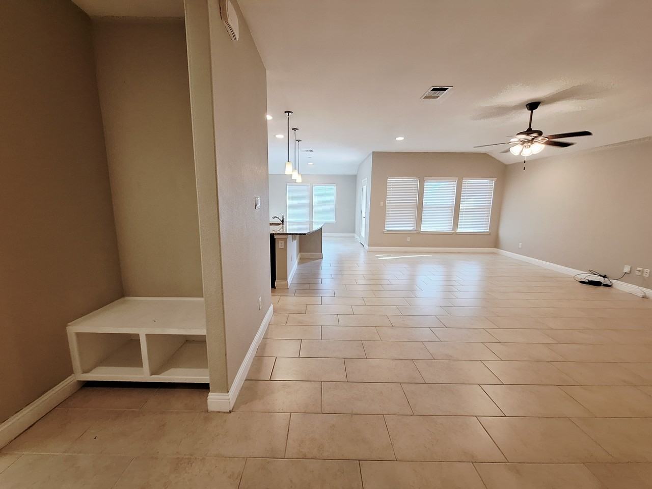 3304 De Torres Cir #1 - Photo 3 of 27