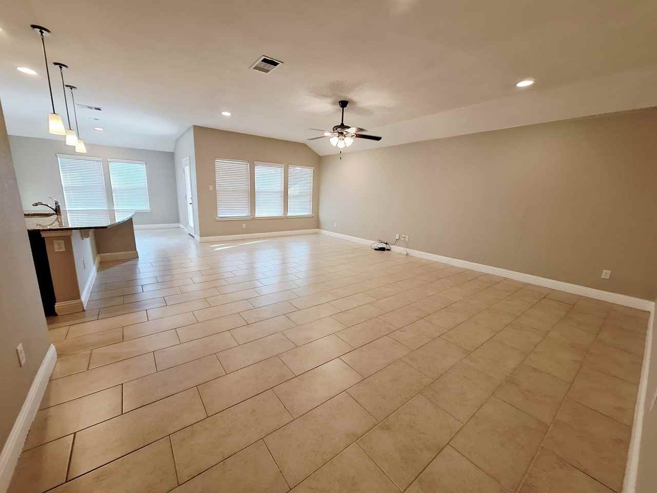 3304 De Torres Cir #1 - Photo 4 of 27