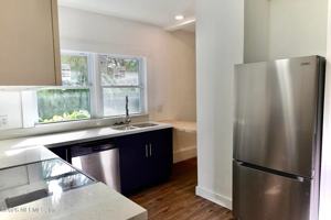 featured image of 725 W 16th St #1