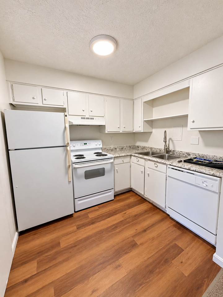 4500 Landside Drive - 2 Bedroom - Photo 6 of 17