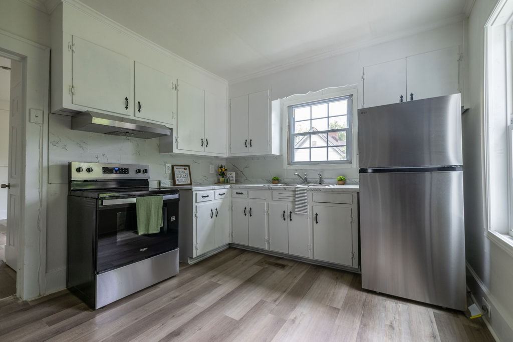 1502 Mitchell St #1 - Photo 4 of 10