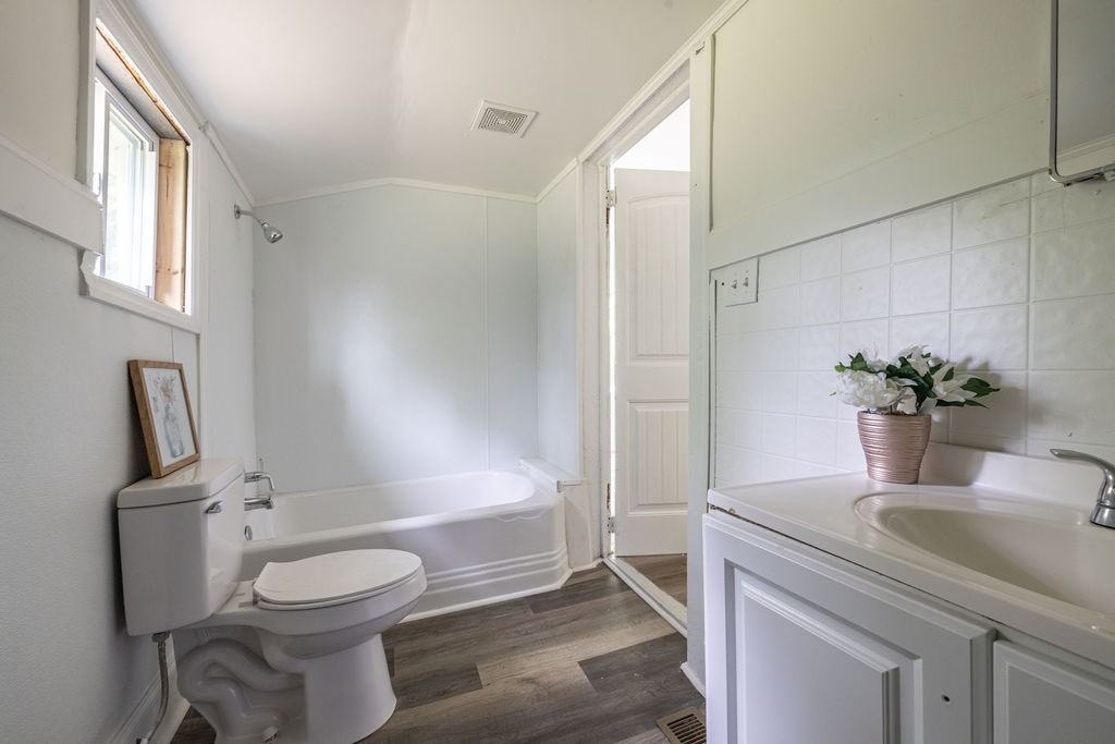 1502 Mitchell St #1 - Photo 7 of 10