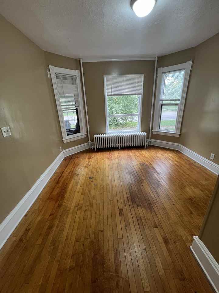 760 Jessamine Ave E #1 - Photo 3 of 7