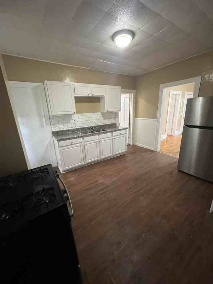 760 Jessamine Ave E #1 - Photo 6 of 7
