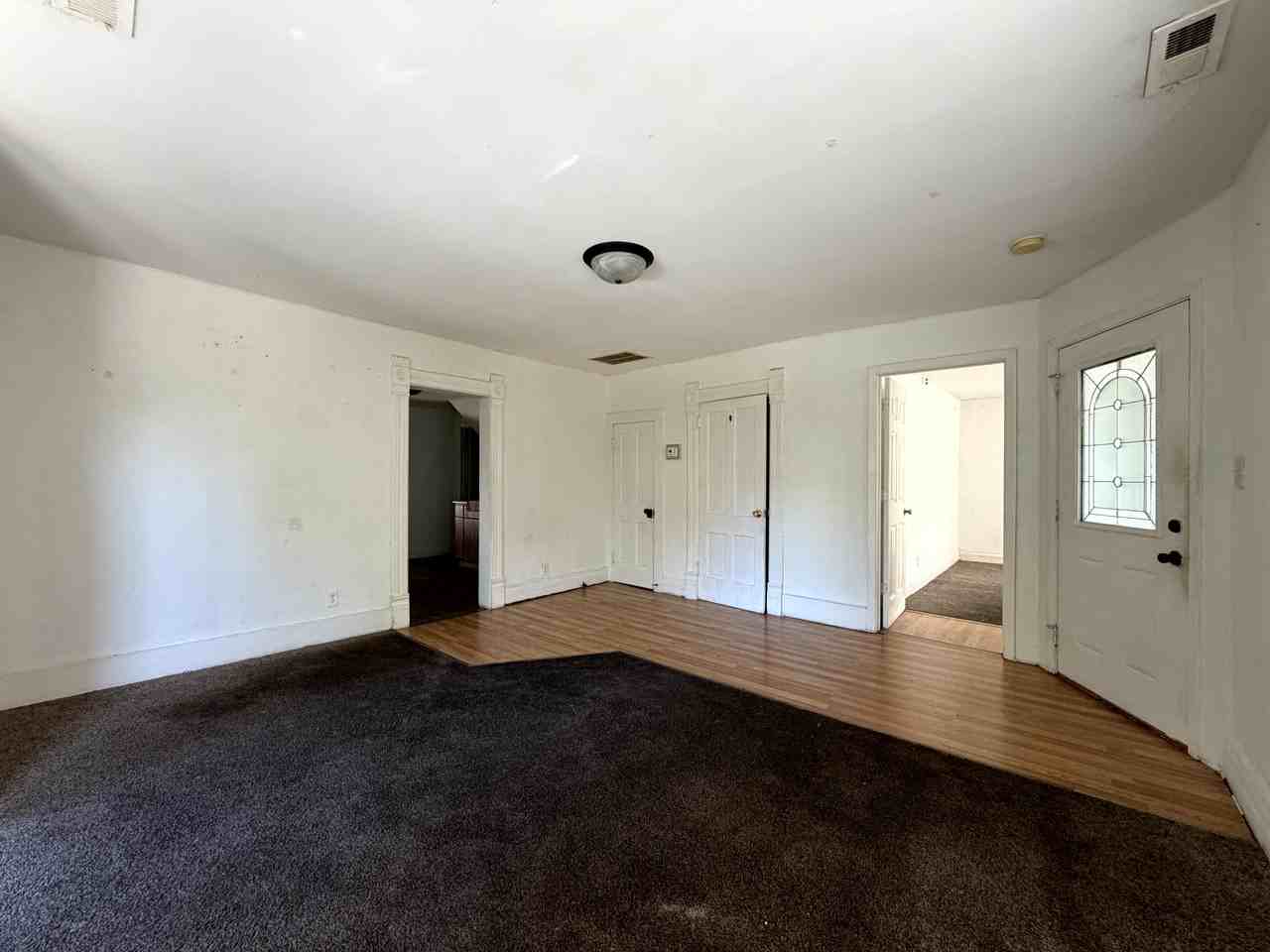500 Middlebury St #2 - Photo 3 of 9
