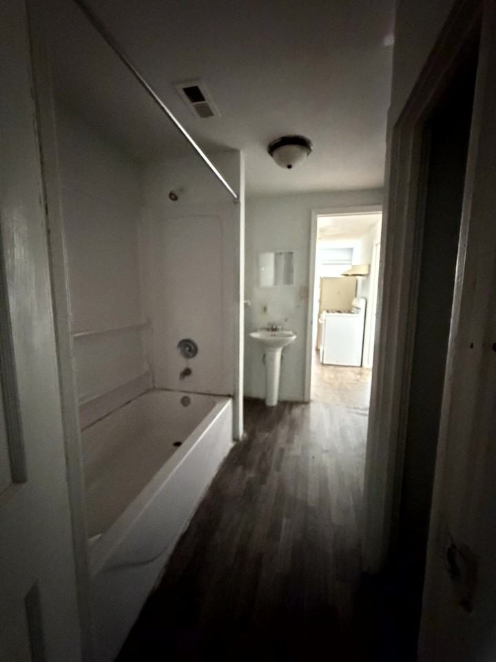 500 Middlebury St #2 - Photo 7 of 9