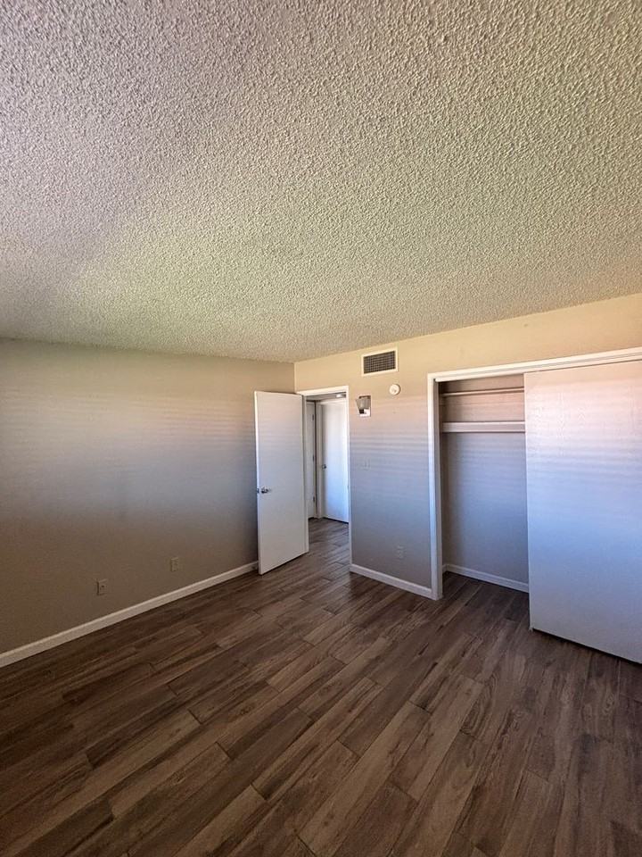 935 E Adelaide Dr - Photo 7 of 8