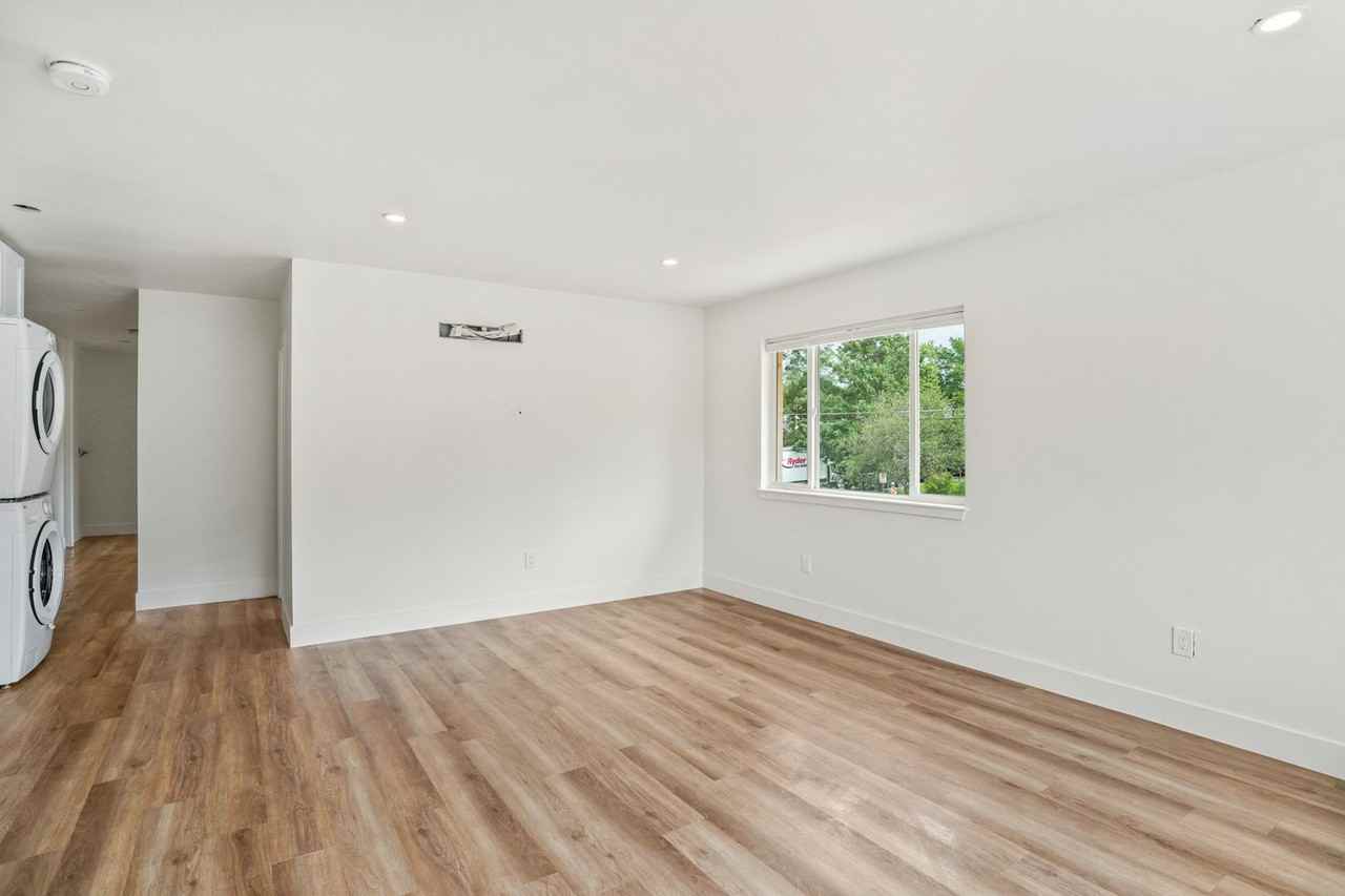 1105 11th St #9 - Photo 7 of 15