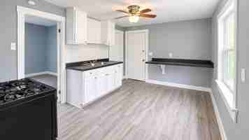 featured image of 419 Delaware St