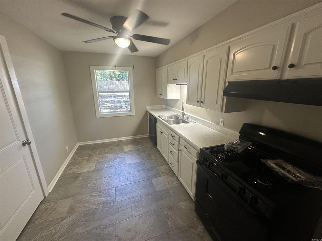 24 Fairmont Dr #1 - Photo 5 of 15