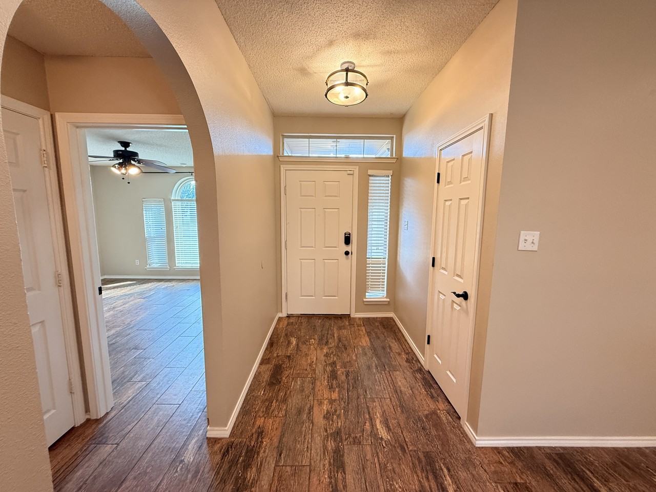 6104 17th St #1 - Photo 4 of 34