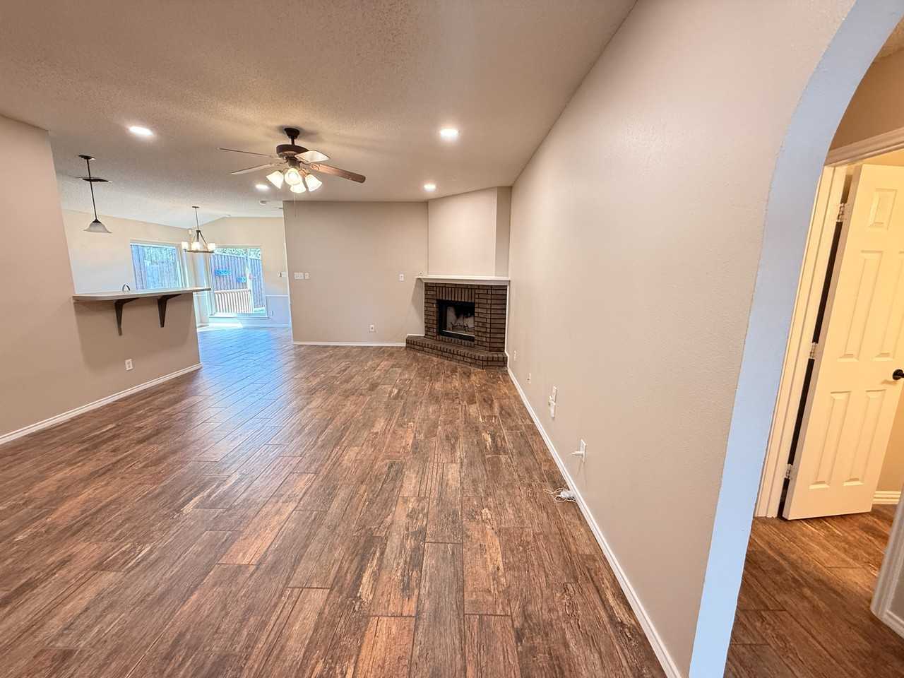 6104 17th St #1 - Photo 5 of 34