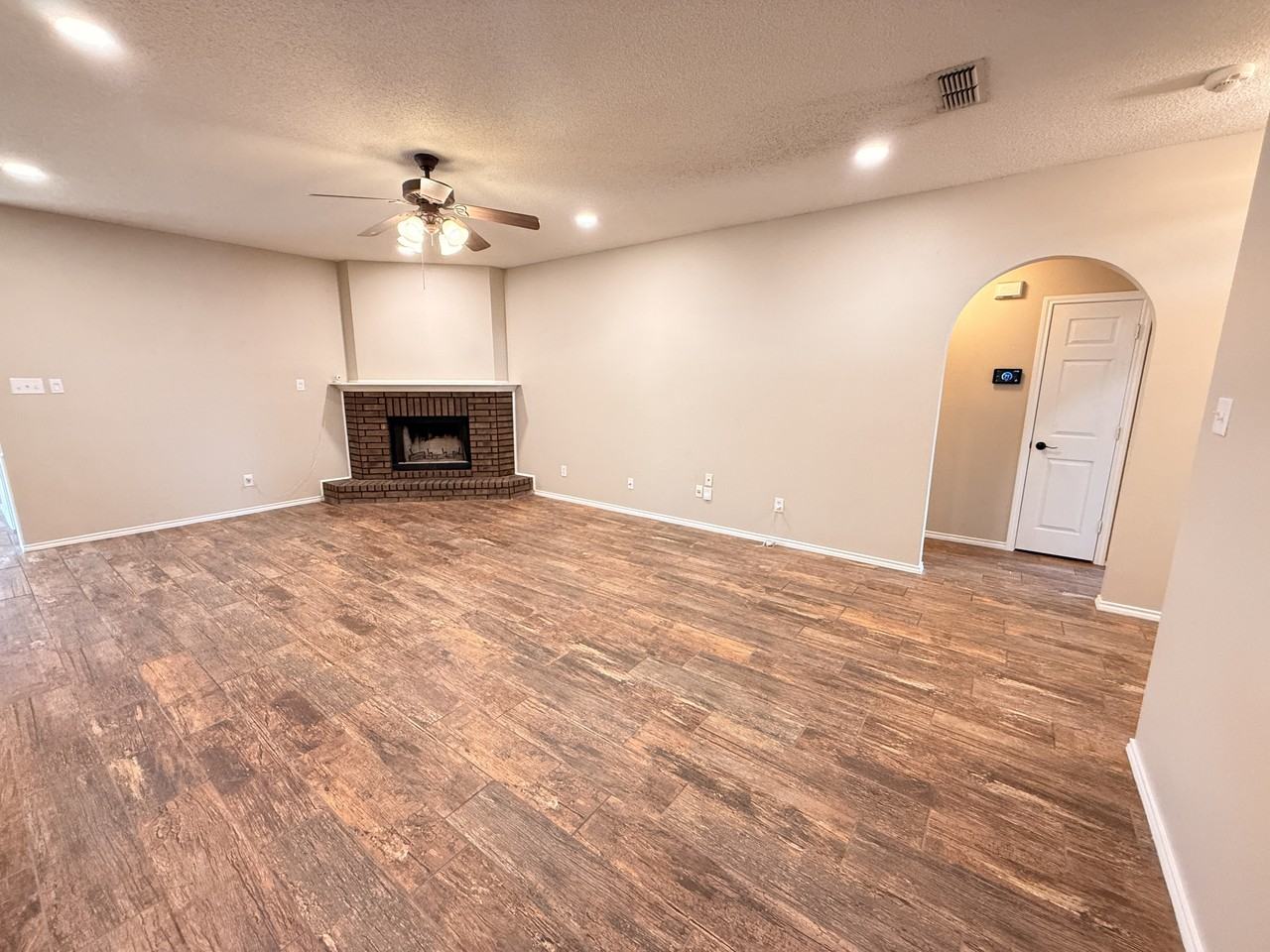 6104 17th St #1 - Photo 7 of 34