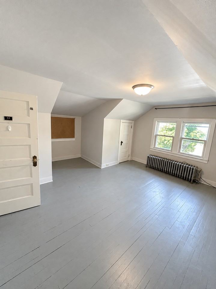 1928 E 5th St #1 - Photo 4 of 19
