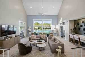 featured image of 4711 S Himes Ave