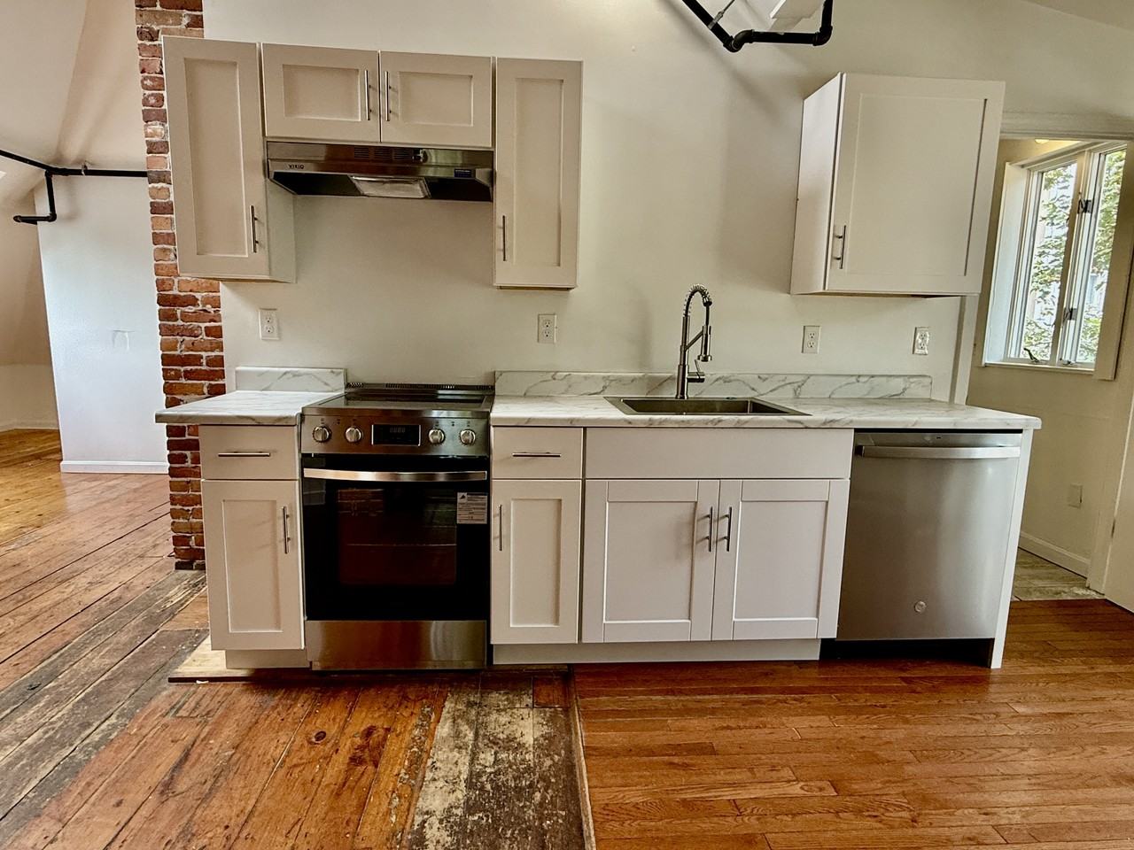 124 Sherman St #3 - Photo 3 of 10