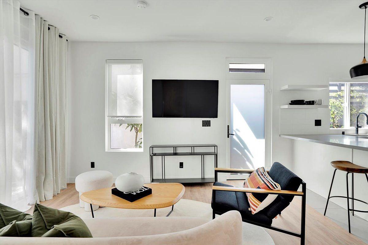 1720 S Centinela Ave #1 - Photo 5 of 10