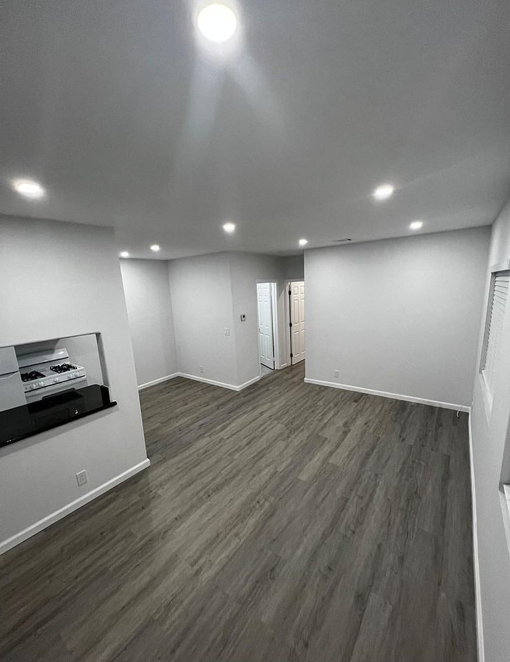 1920 N Mariposa Ave #1 - Photo 5 of 9
