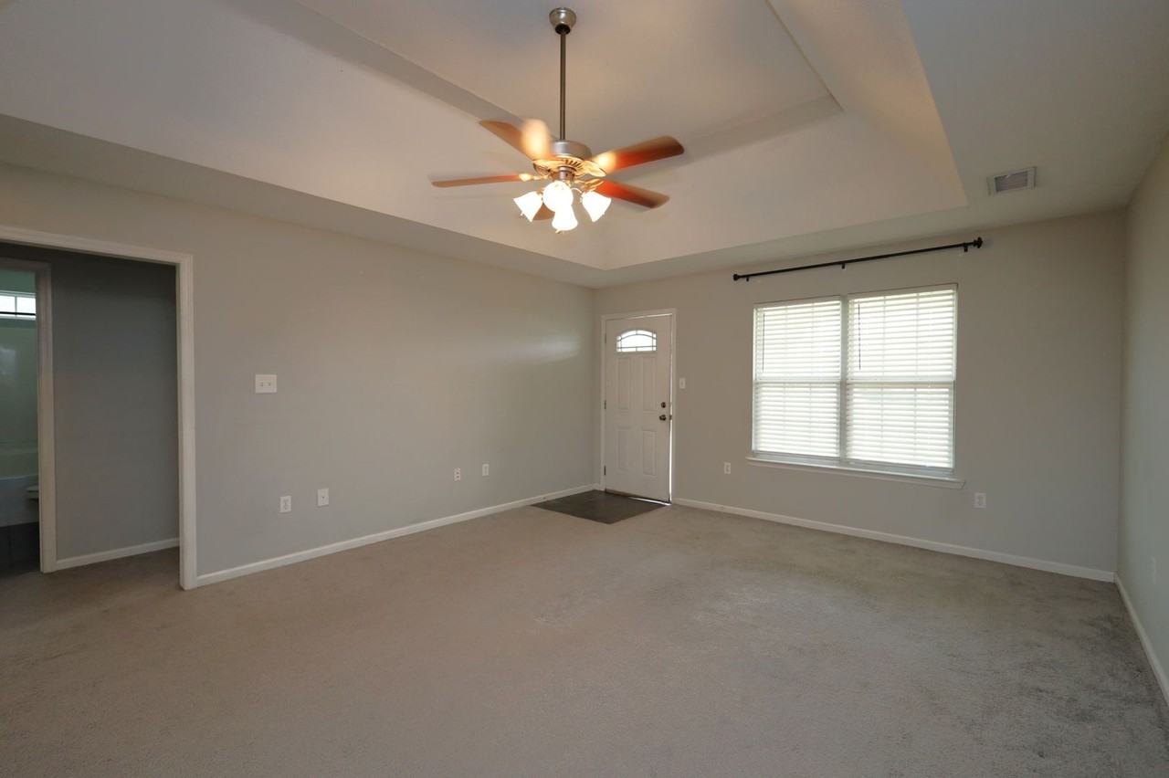 5080 Branch Point Dr - Photo 3 of 11