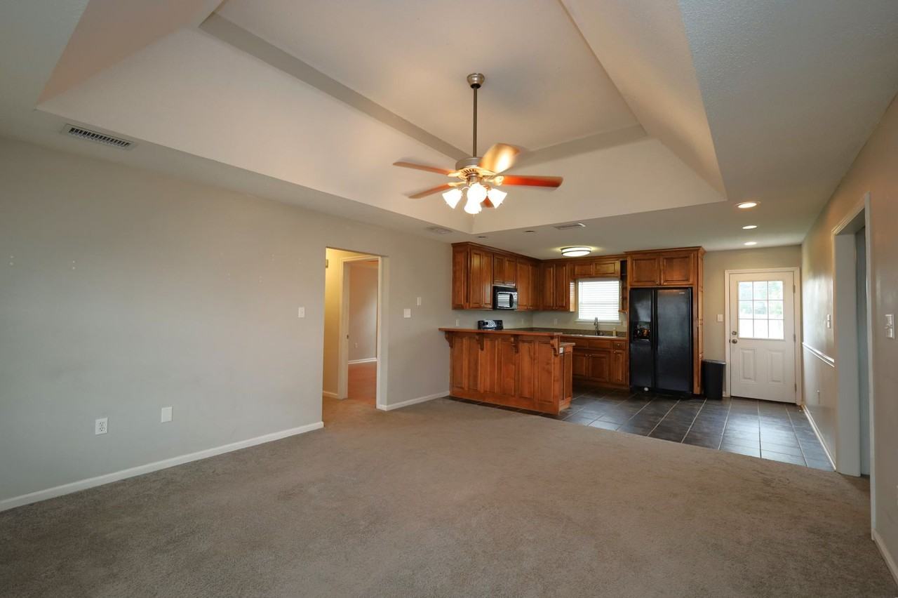 5080 Branch Point Dr - Photo 4 of 11