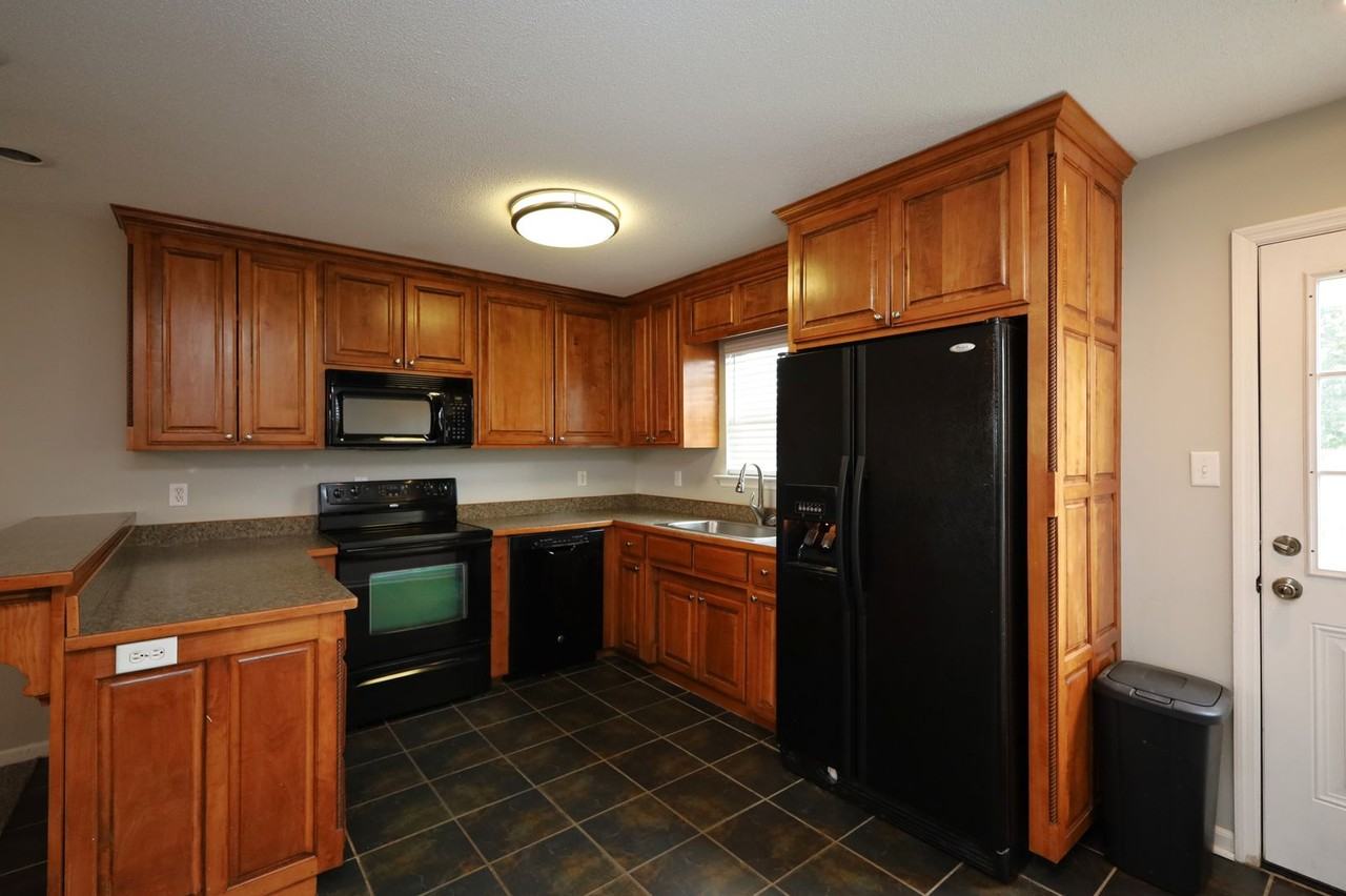5080 Branch Point Dr - Photo 5 of 11
