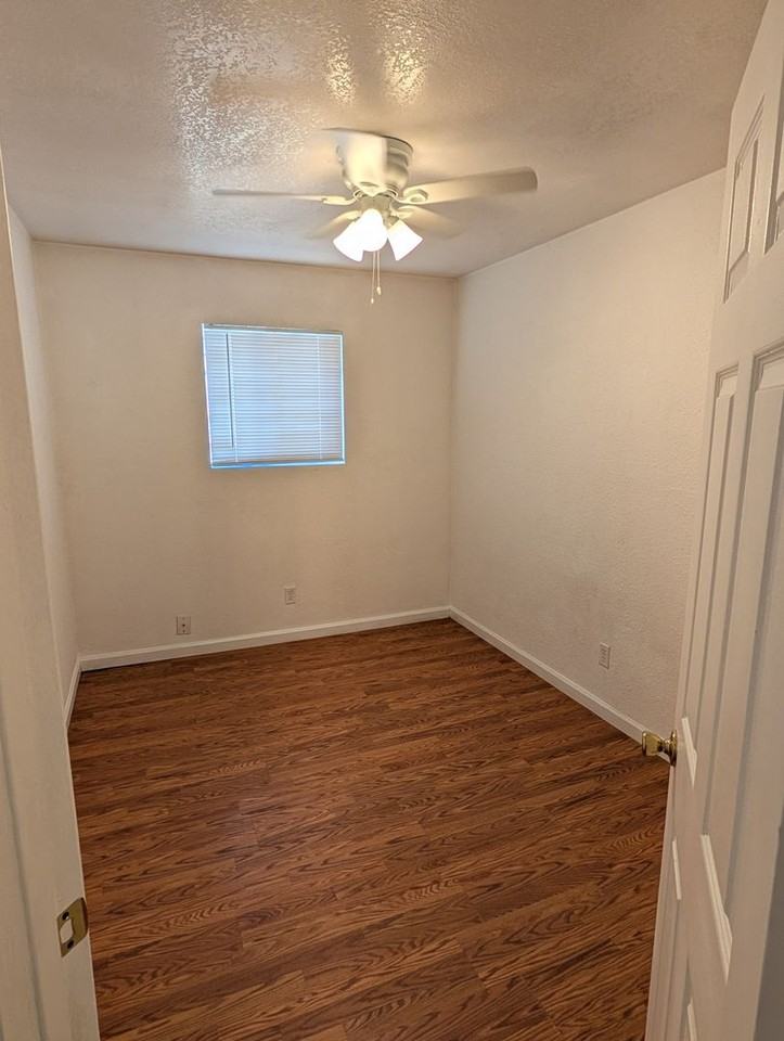 1139 1139 Franklin   1/2 - Photo 5 of 8