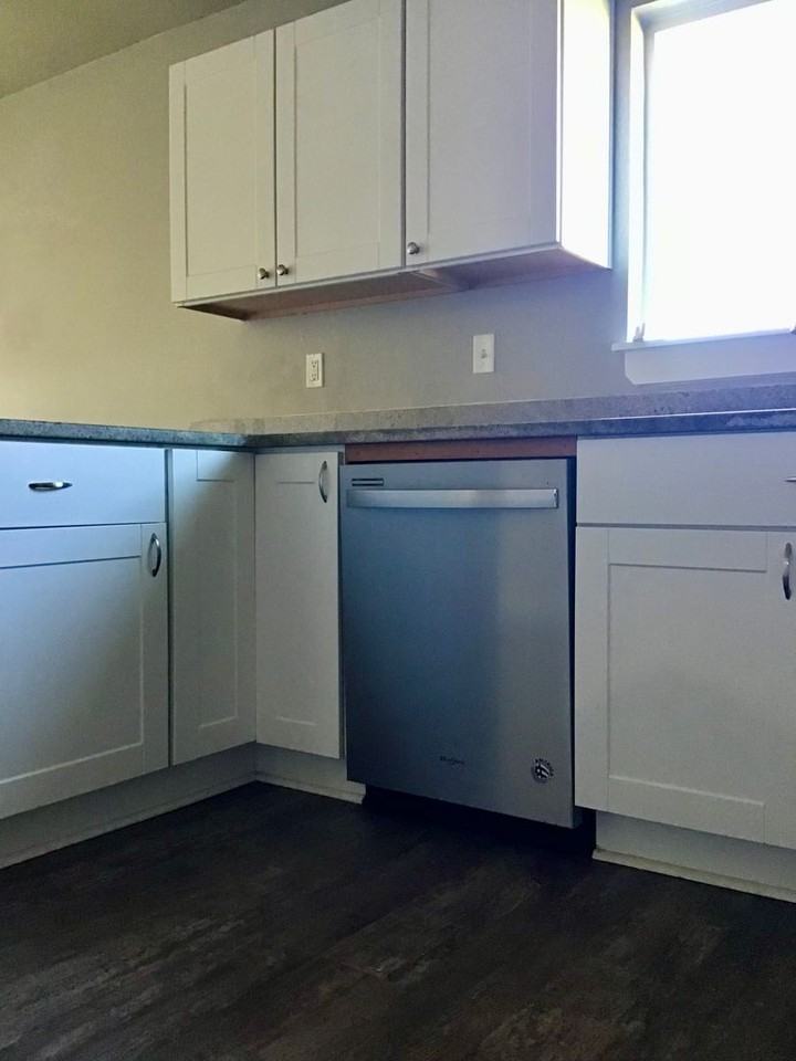 1505 Jefferson St Se - Photo 6 of 17