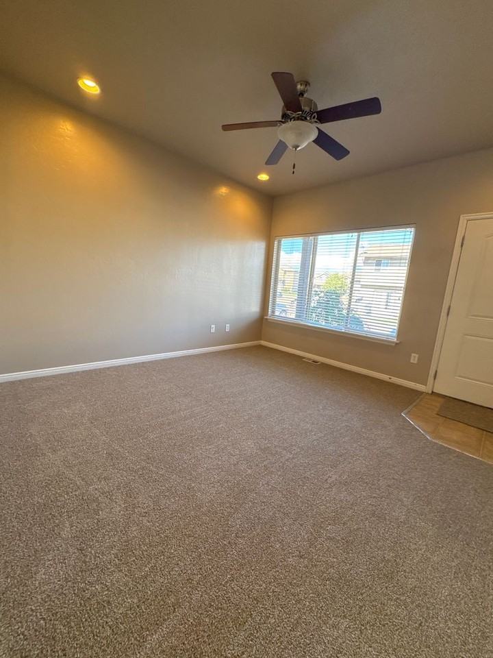 1551 W 300 S - Photo 3 of 20