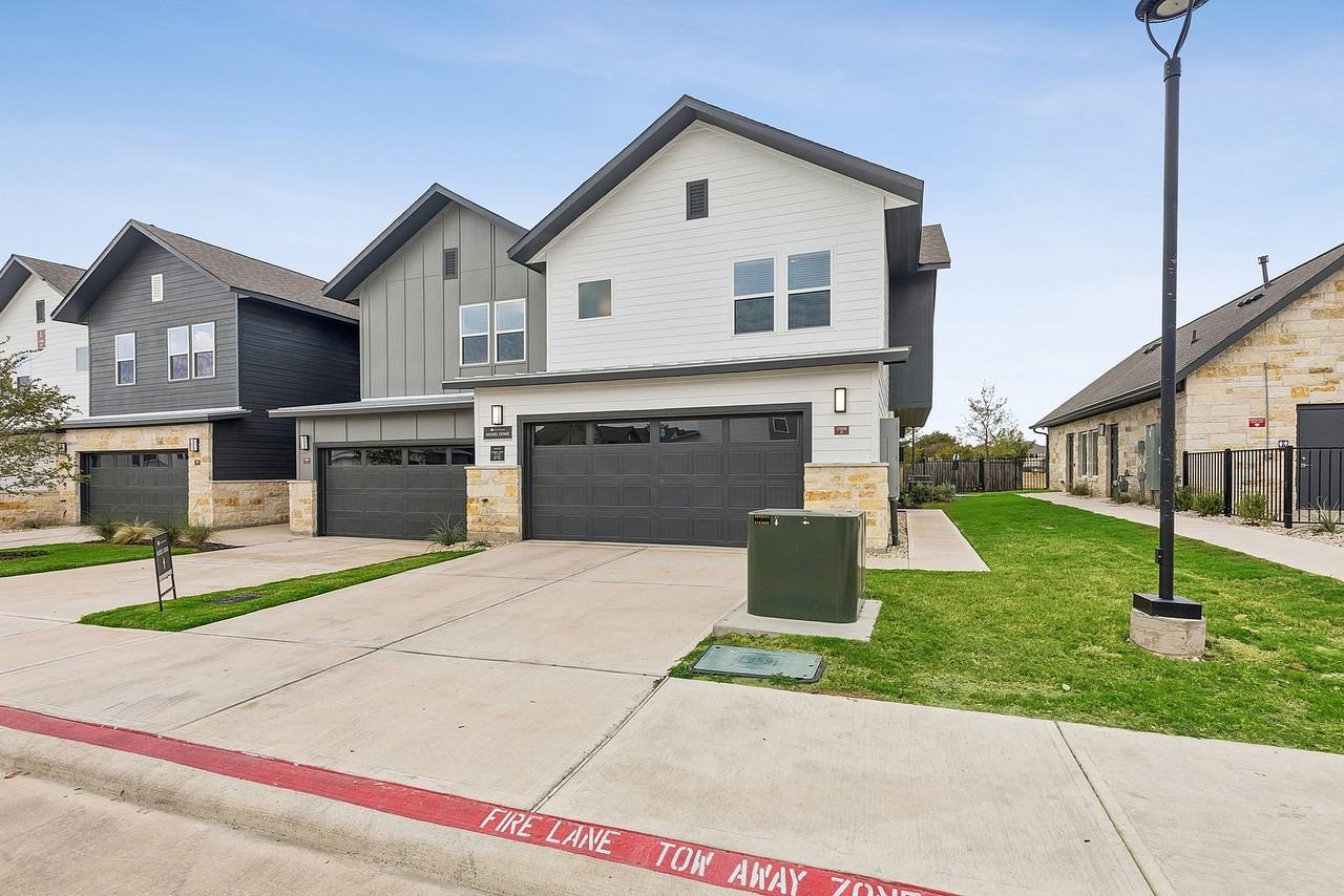 Lone Oak Homes - Photo 4 of 54