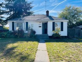 featured image of 2303 W Sanson Ave