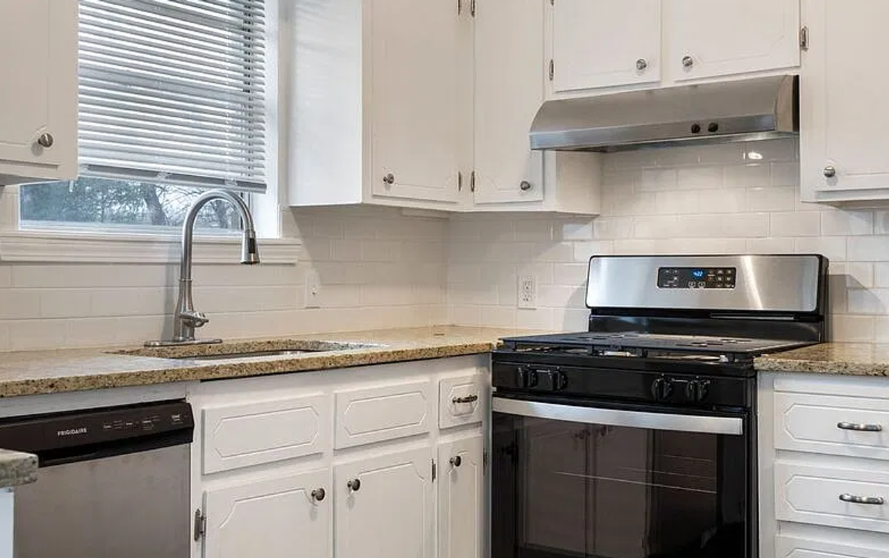 885 N 177th West Ave - Photo 5 of 15
