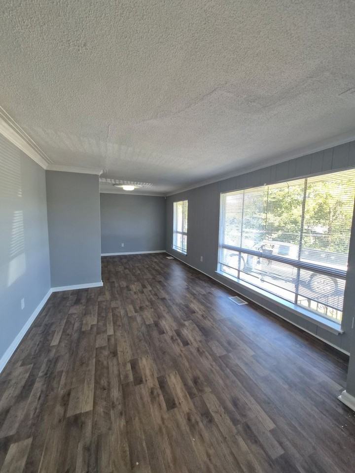 4213 Oakland Ter - Photo 2 of 10