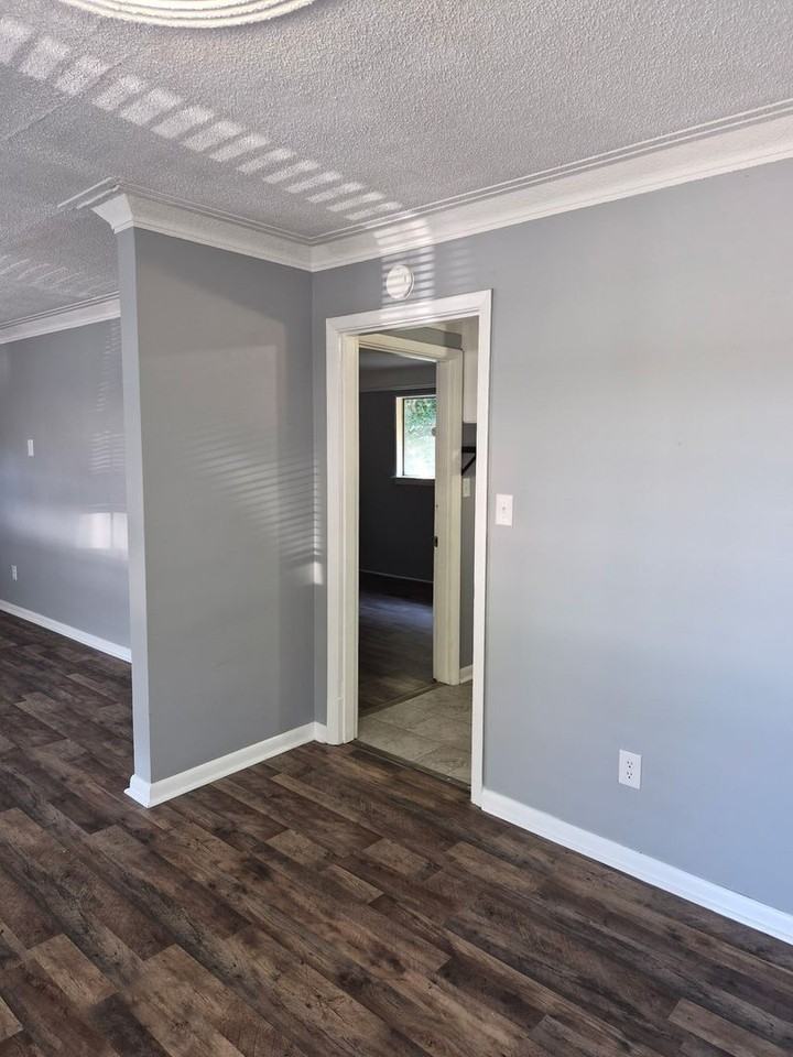 4213 Oakland Ter - Photo 3 of 10