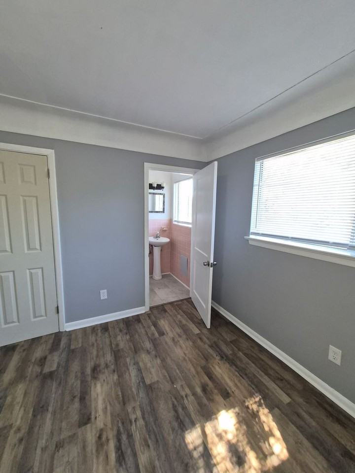 4213 Oakland Ter - Photo 6 of 10