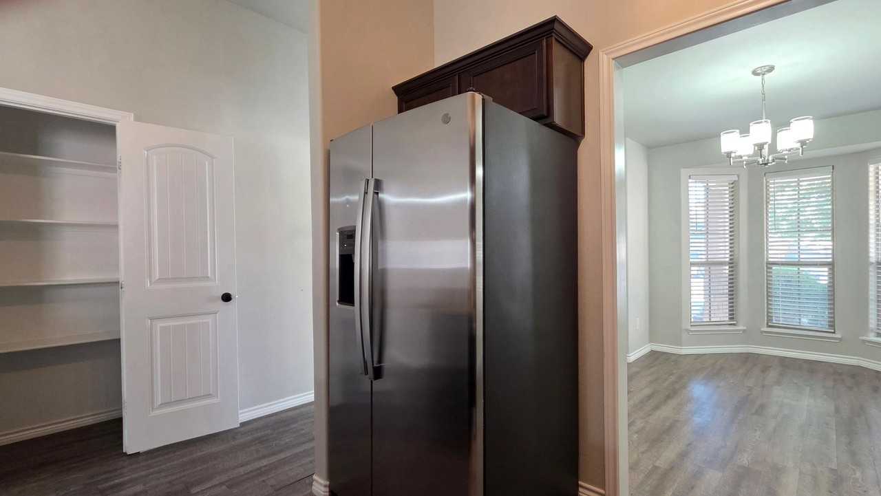 6609 37th St - Photo 6 of 31