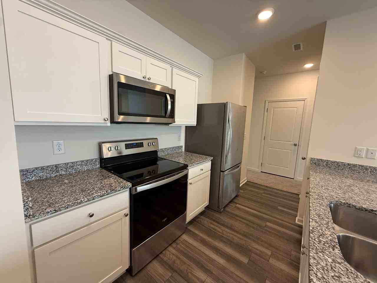 3002 Chipper Ln - Photo 6 of 19