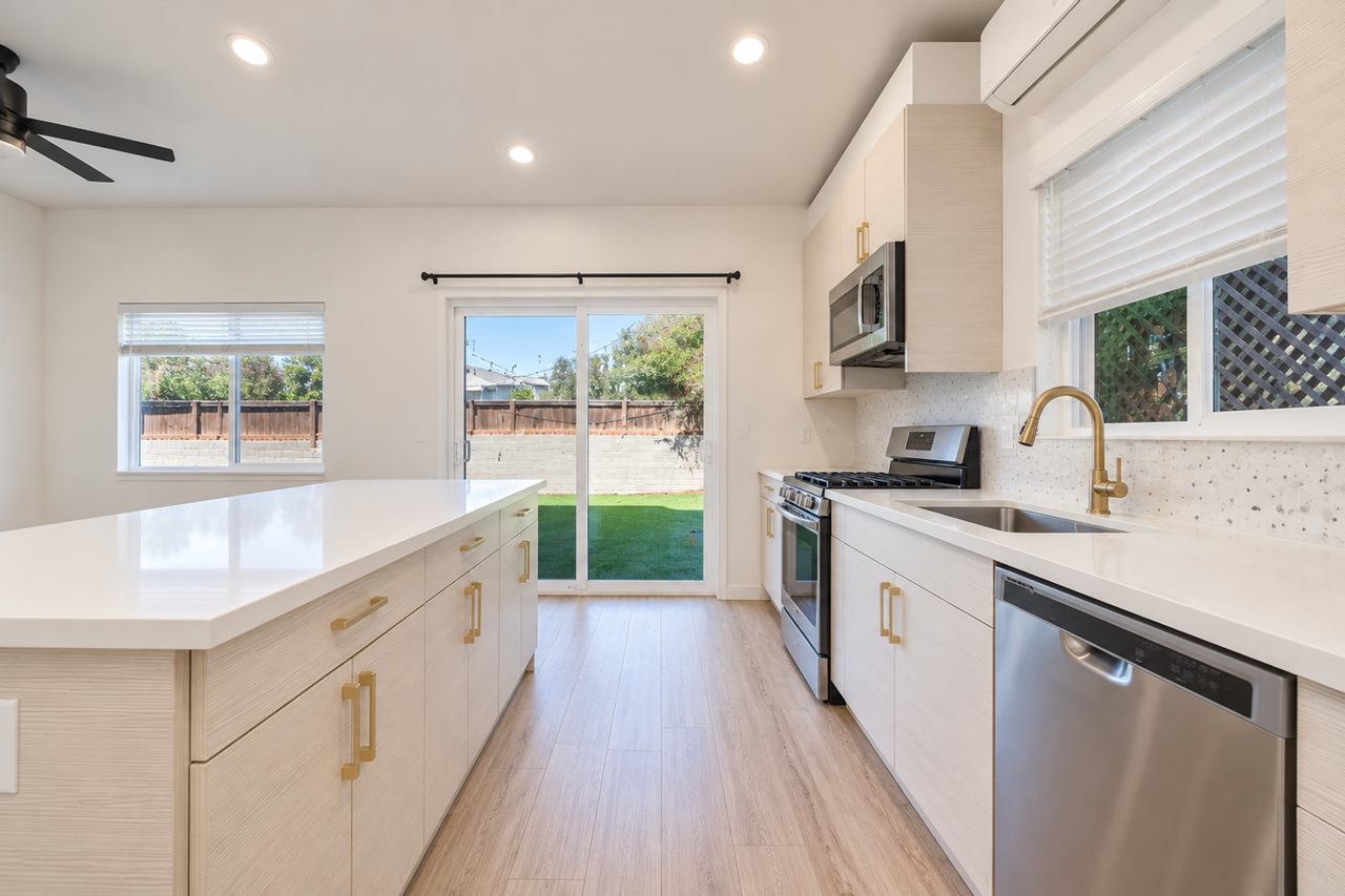 4953 63rd St - Photo 4 of 19