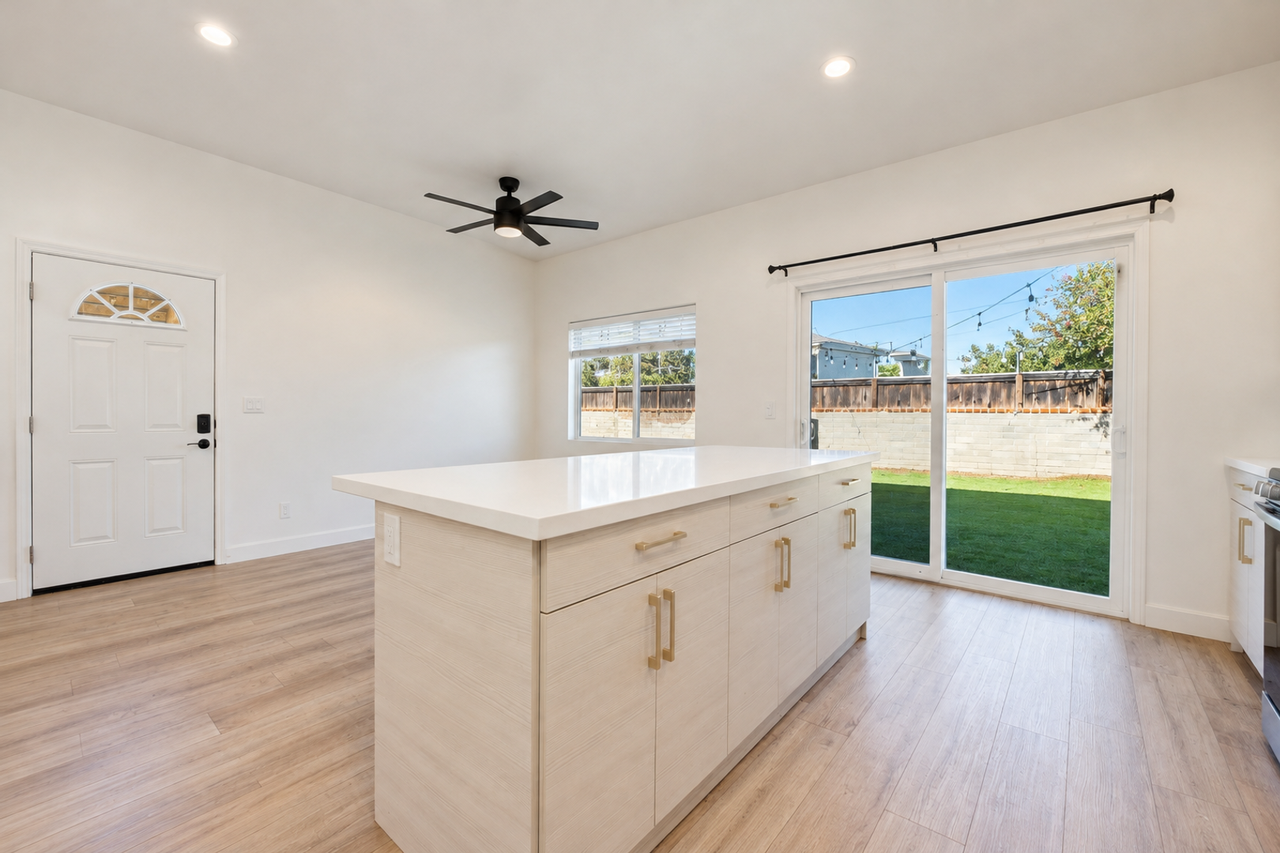4953 63rd St - Photo 5 of 19