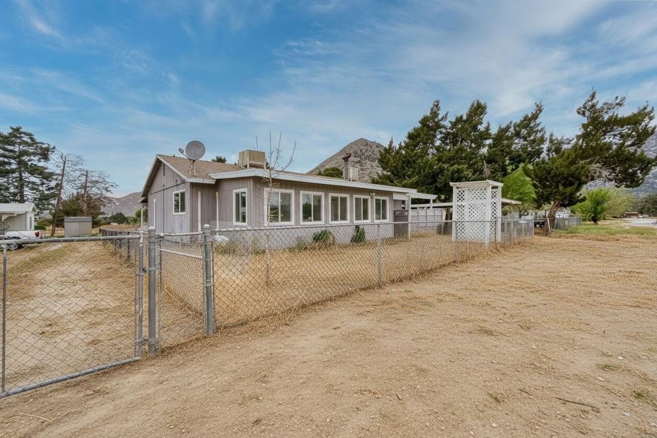 8119 Tamarisk Rd - Photo 2 of 12