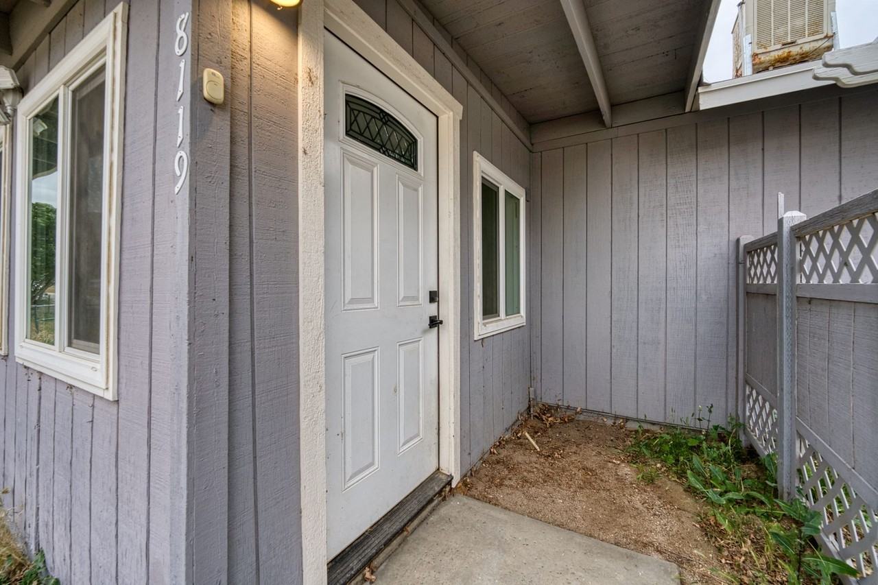8119 Tamarisk Rd - Photo 3 of 12