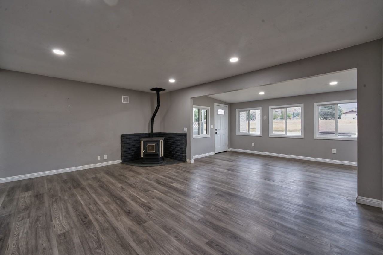 8119 Tamarisk Rd - Photo 4 of 12