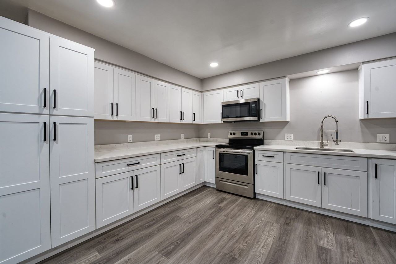 8119 Tamarisk Rd - Photo 5 of 12