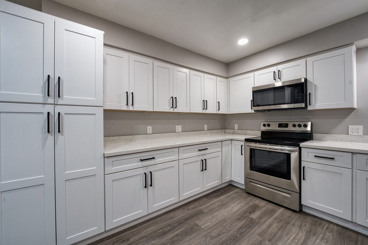 8119 Tamarisk Rd - Photo 7 of 12