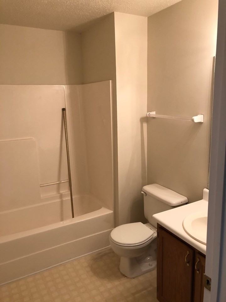 1320 Bailey Cir - Photo 3 of 8