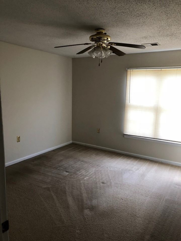 1320 Bailey Cir - Photo 5 of 8