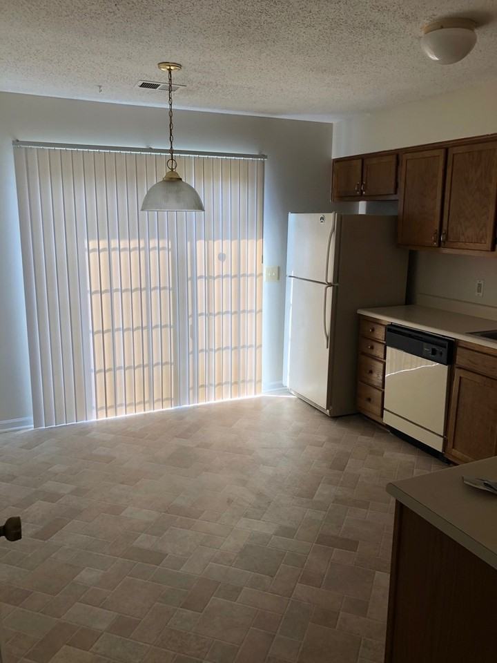 1320 Bailey Cir - Photo 6 of 8