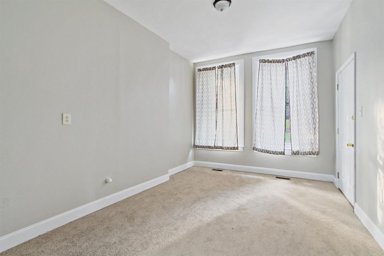 357 E Philadelphia Street - Photo 4 of 11
