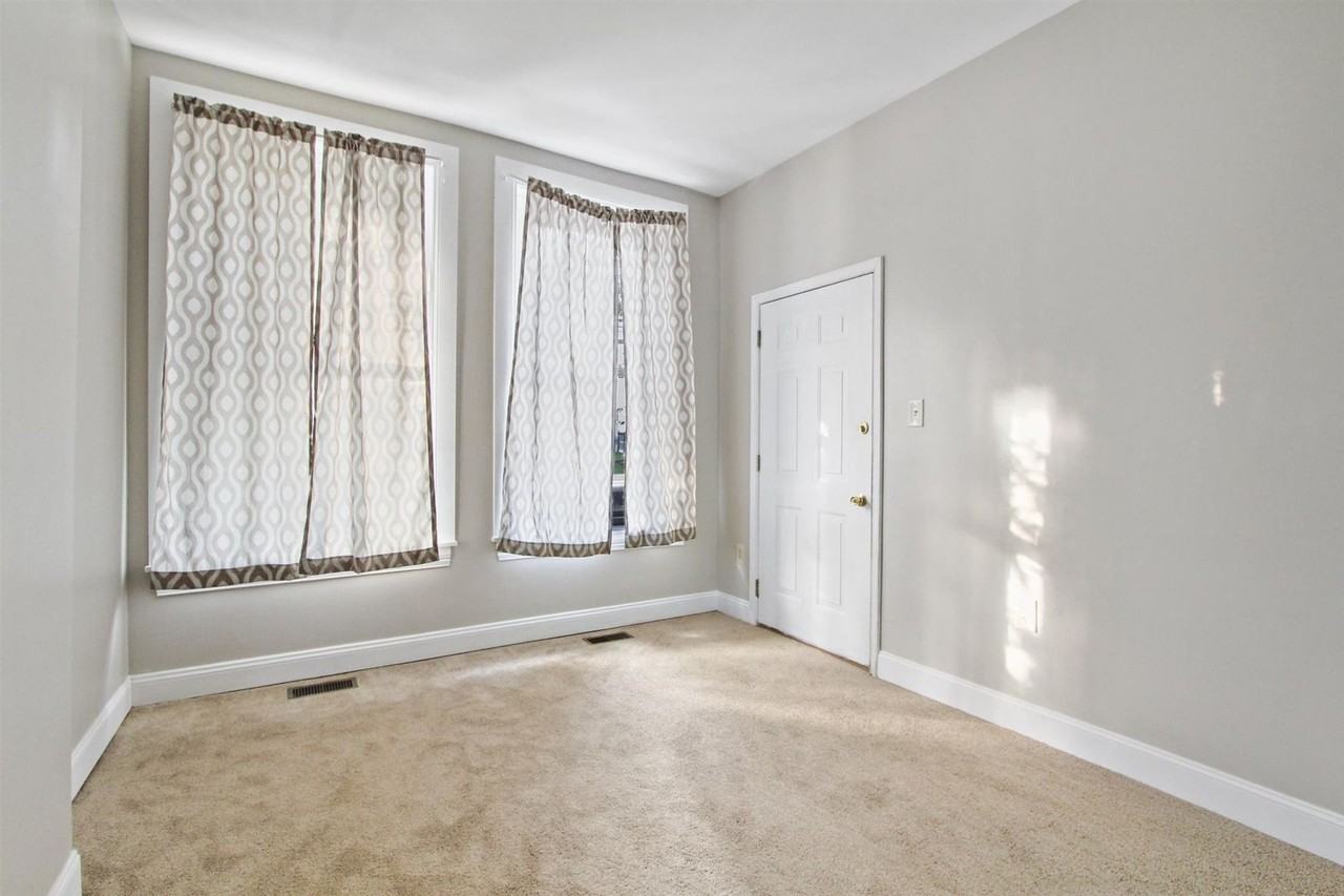 357 E Philadelphia Street - Photo 5 of 11